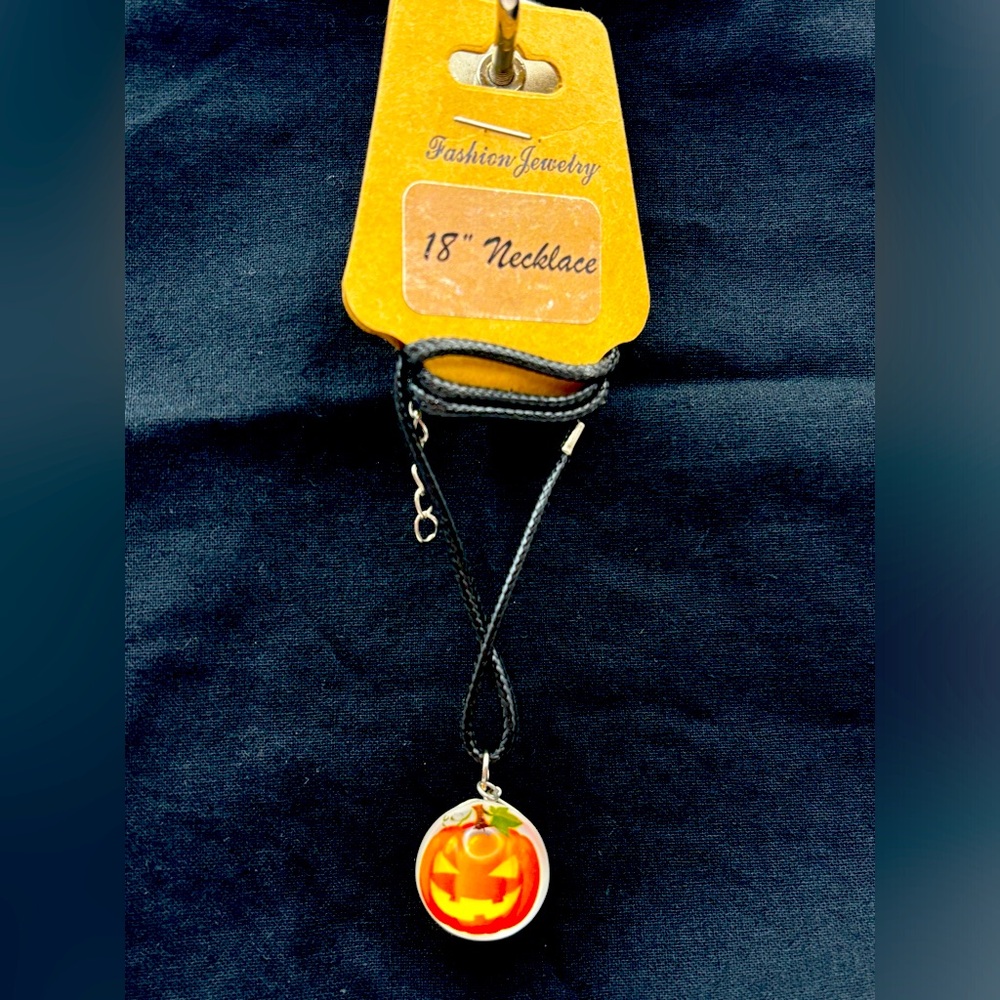 🎃Cute Jack-o-Lantern Sphere Necklace🎃